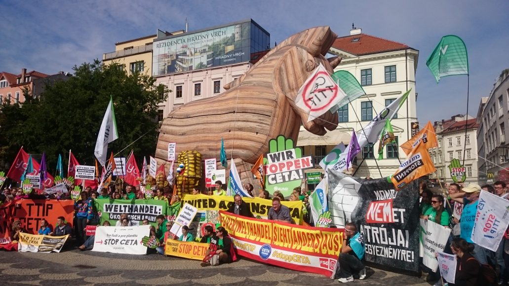 Do Bratislavy prišli protestovať ľudia z celej Európy. FOTO . Autorka