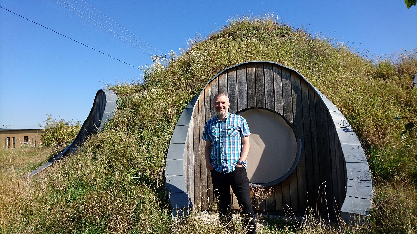 Stavebníctvo zodpovedá za 40 % emisií CO2. Ako to zmeniť? Napríklad stavbami zo slamy (+podcast)