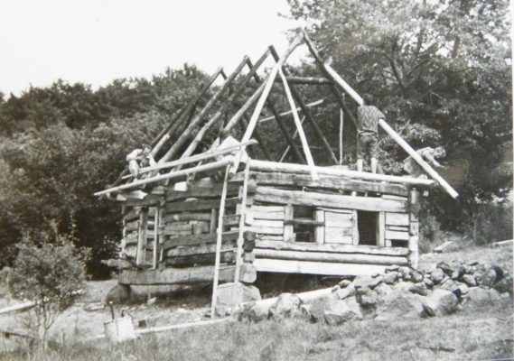 Opravou drevenice - Pastierne, vyvrcholilo koncom 90-ich rokov v Zaježovej obdobie, zamerané na tradičnú architektúru.