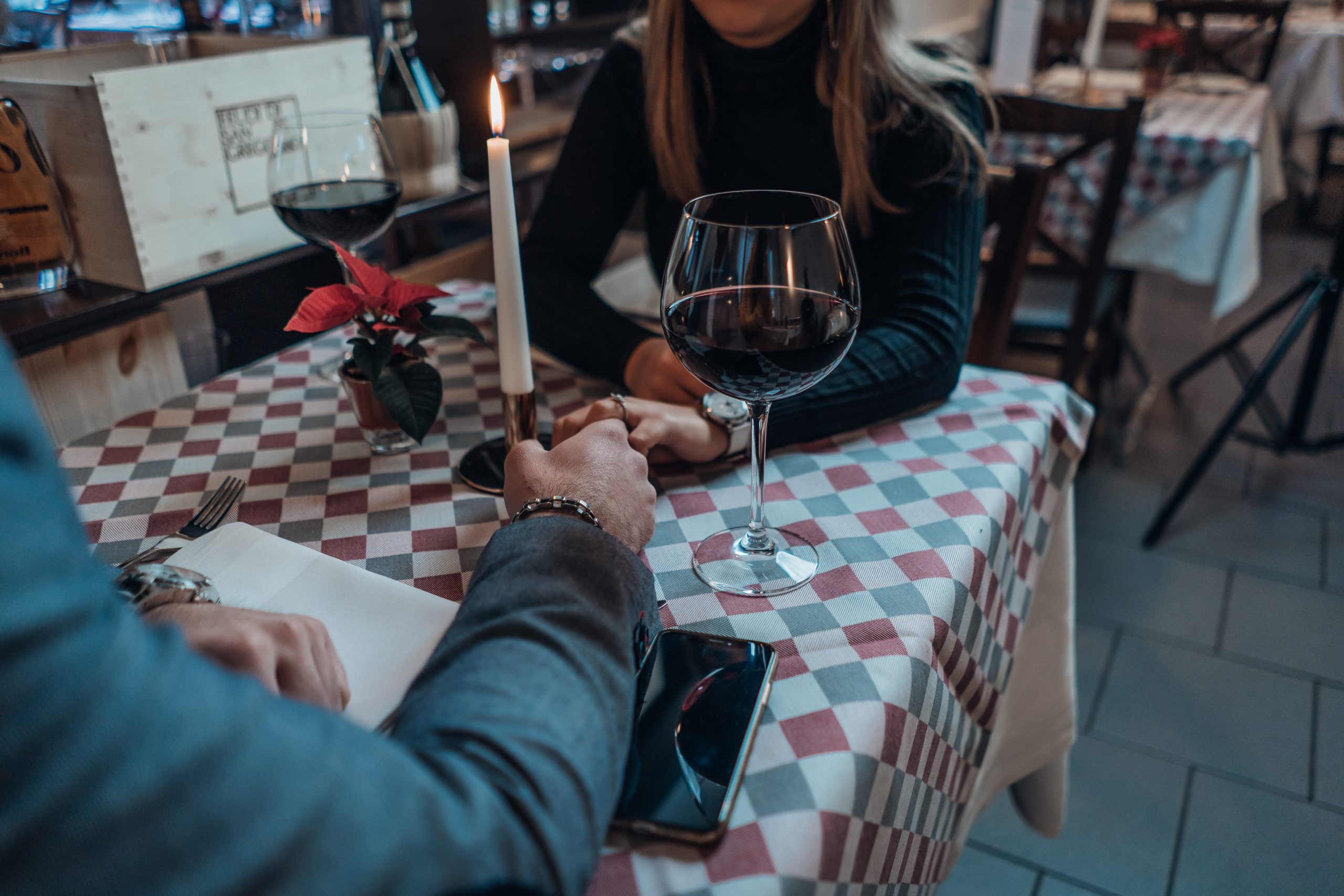 Psychologička: Hľadať si partnera podľa fotky je zradné. Appka priamy kontakt nenahradí (+podcast)
